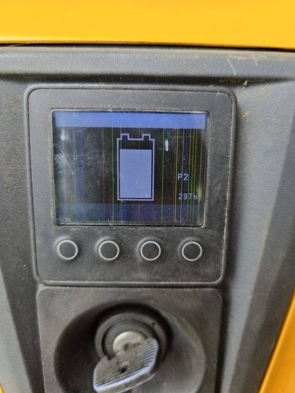 Transpaletă Electrică cu Catarg Jungheinrich EMC 110