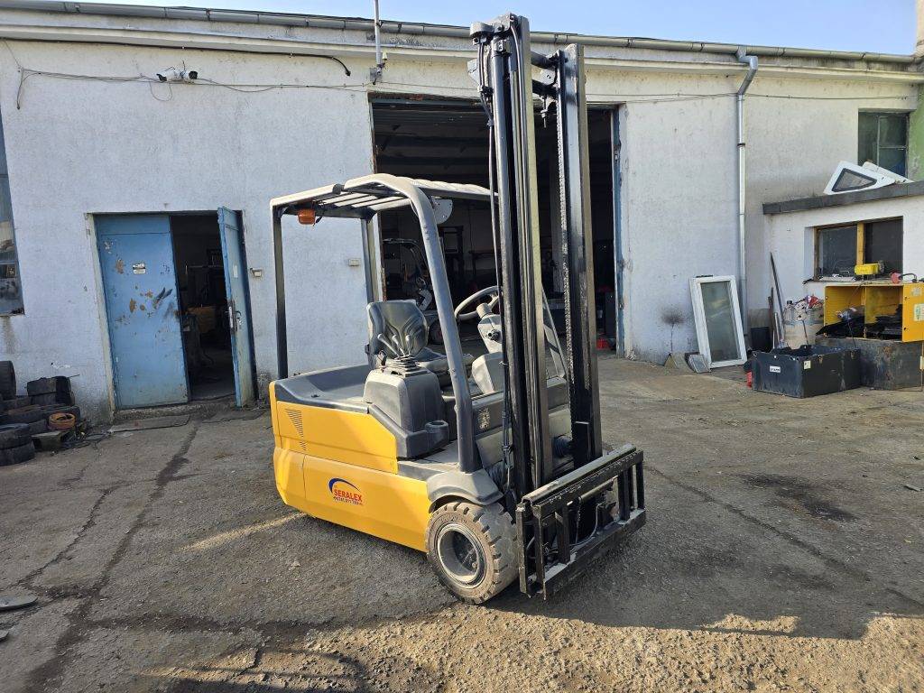 Stivuitor Electric OM XE20 3AC – Performanță și Fiabilitate pentru Manipularea Mărfurilor