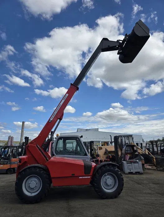 Încărcător Telescopic Massey Ferguson 8937