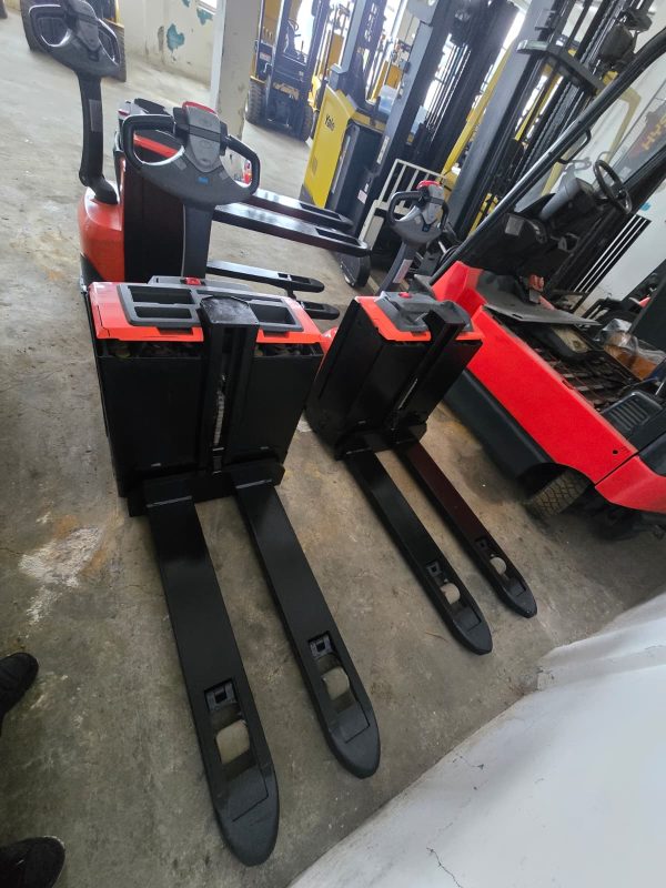 Transpalet electric Toyota SWE080L – 2000 kg, an 2019