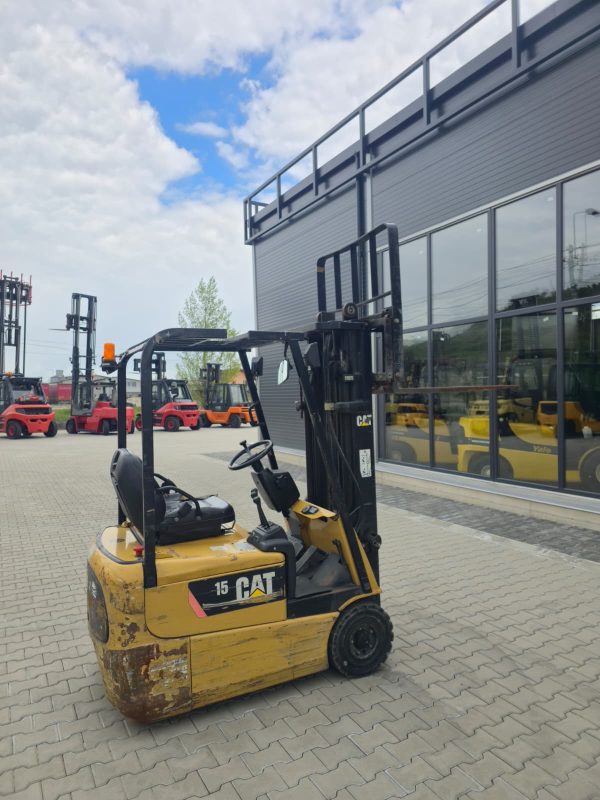 WhatsApp Image 2026-04-30 at 14.51.05 Stivuitor electric Caterpillar EP15 KRT 1.5 tone ridicare 4.75 m