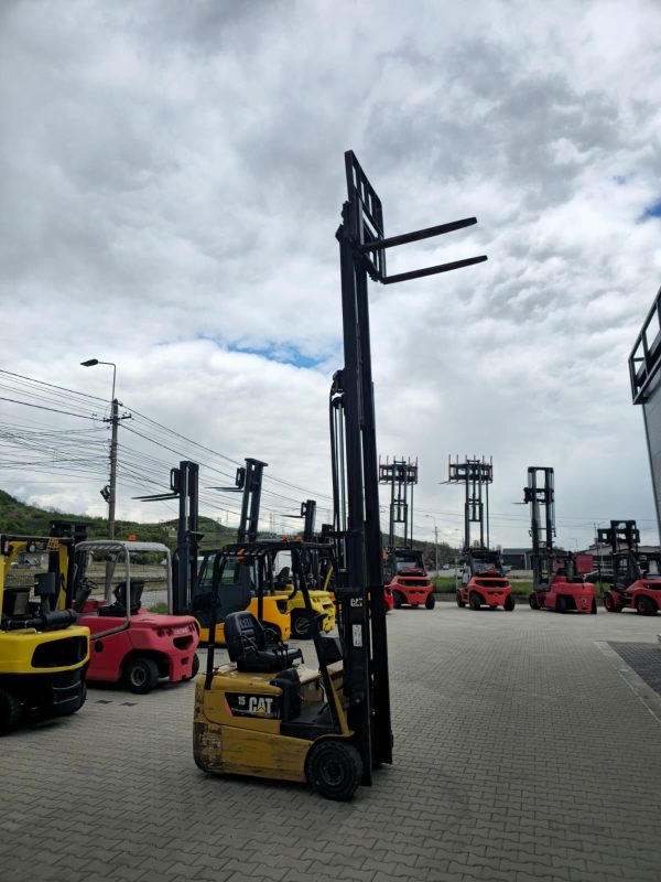 WhatsApp Image 2026-04-30 at 14.51.13 Stivuitor electric Caterpillar EP15 KRT 1.5 tone ridicare 4.75 m