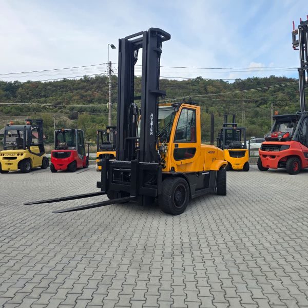 Hyster H8.0FT6 – Stivuitor 8 tone, an 2013, catarg triplex Hyster H8.0FT6 – Stivuitor 8 tone, an 2013, catarg triplex